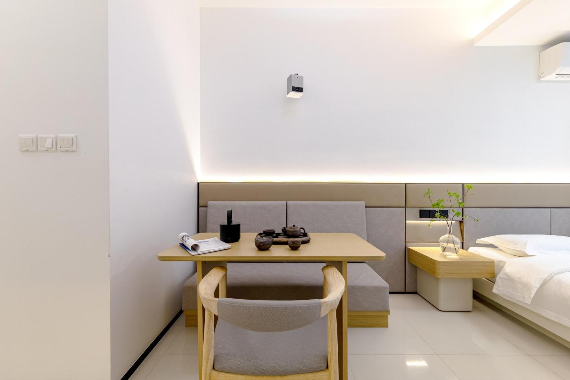 Dream Hotel